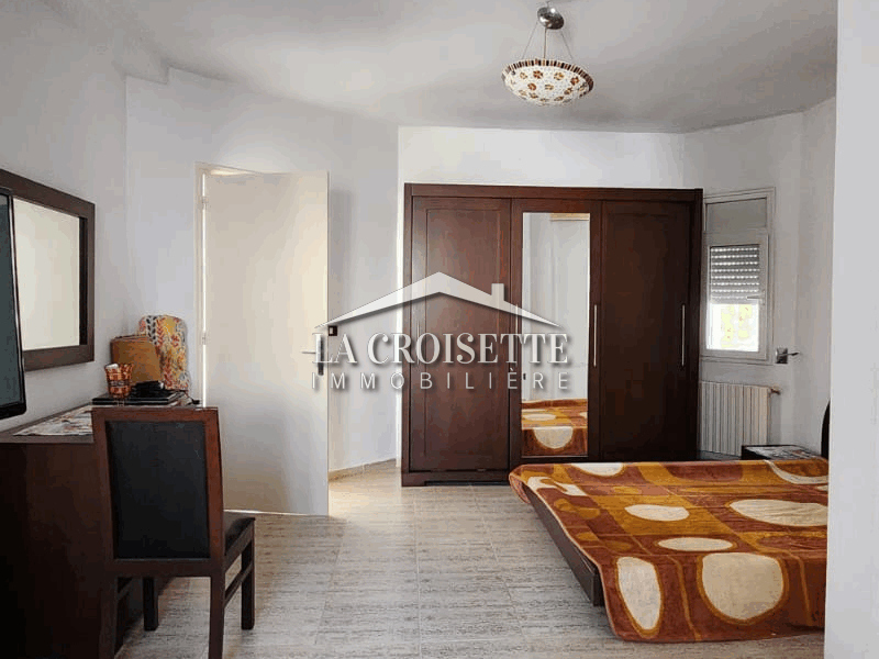 Villa meublée S+3 avec terrasse et piscine  à La Marsa